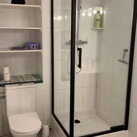 Apartment Proche Plage : Appart Confort, Balcon Vue Mer, Parking, A 5 Min De La Mer Et Commerces - Fr-1-482-143