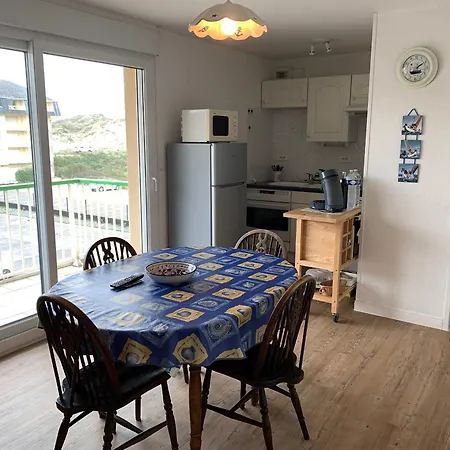 Proche Plage : Appart Confort, Balcon Vue Mer, Parking, A 5 Min De La Mer Et Commerces - Fr-1-482-143 Apartment